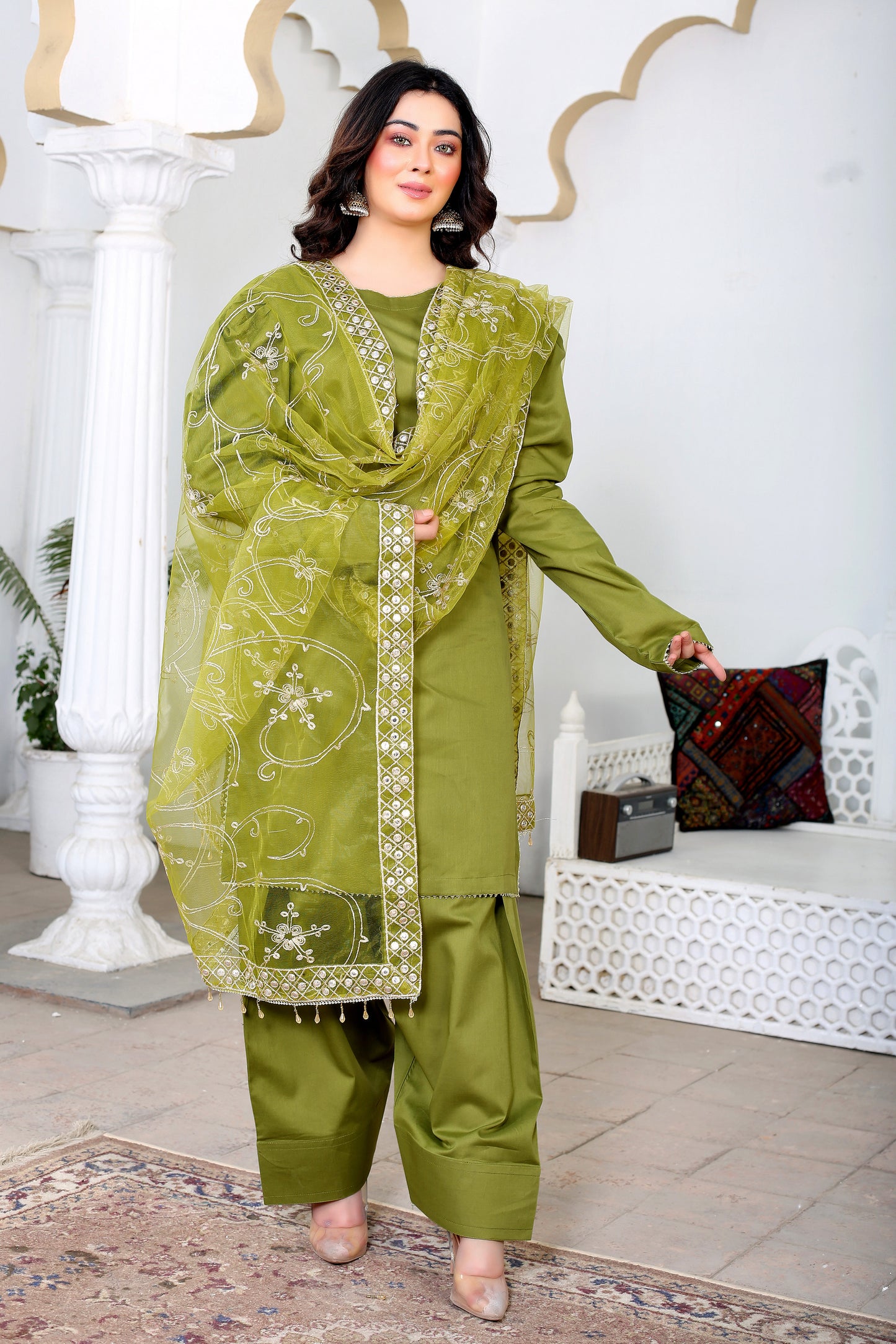 SUZAINA