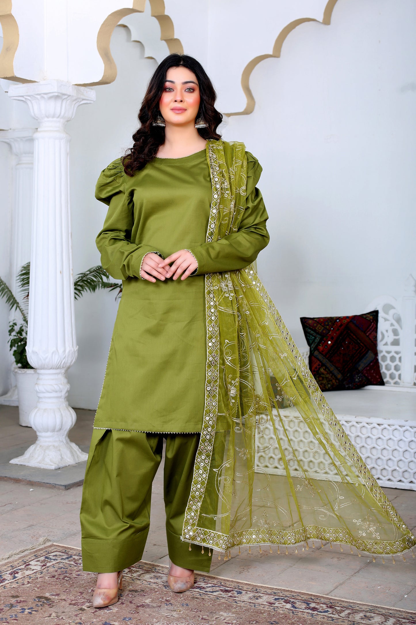 SUZAINA