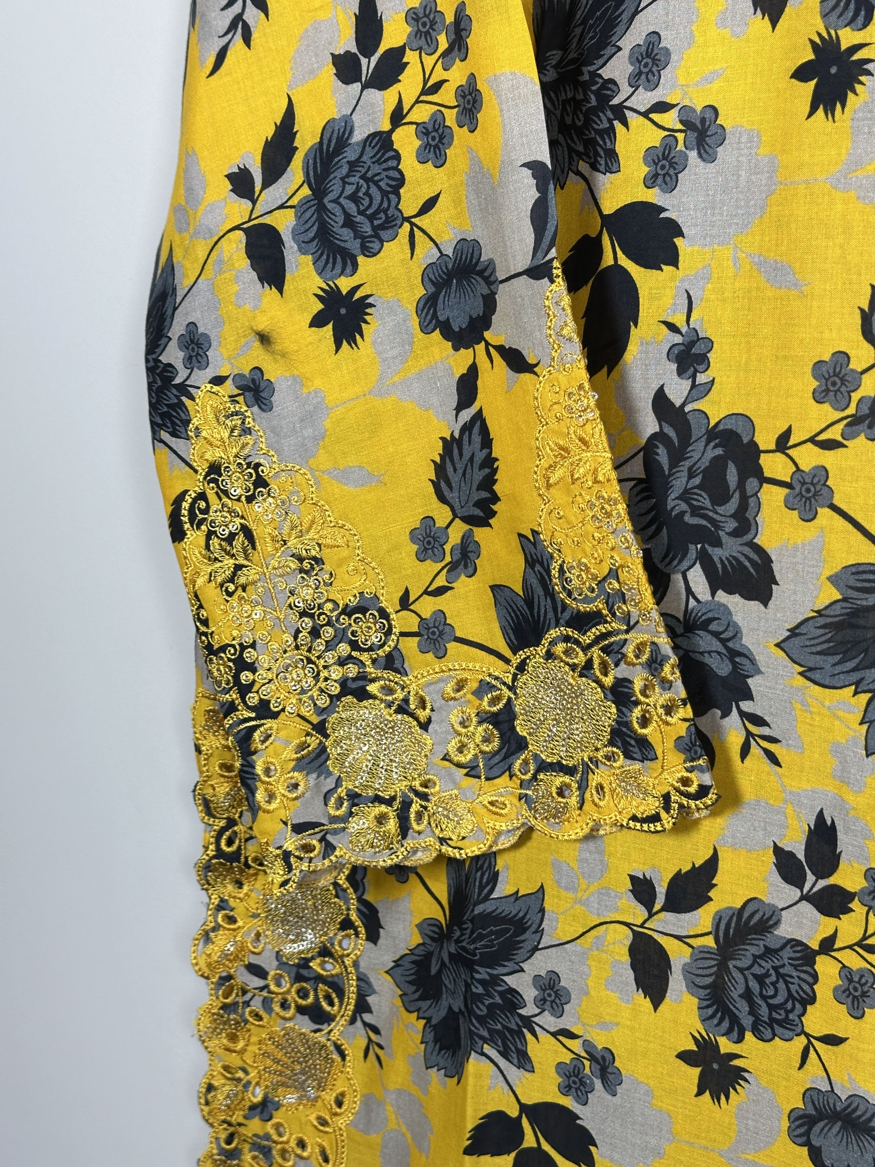 ARA-603-Yellow-2Pc-Ready To Wear Embroidered Lawn