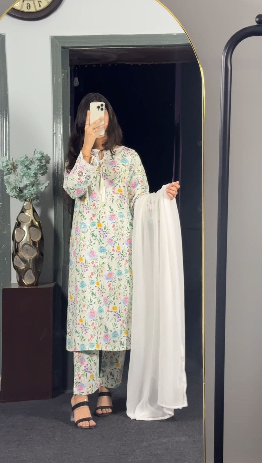 ARA-620- White -3Pc Ready To Wear Printed Lawn Dress